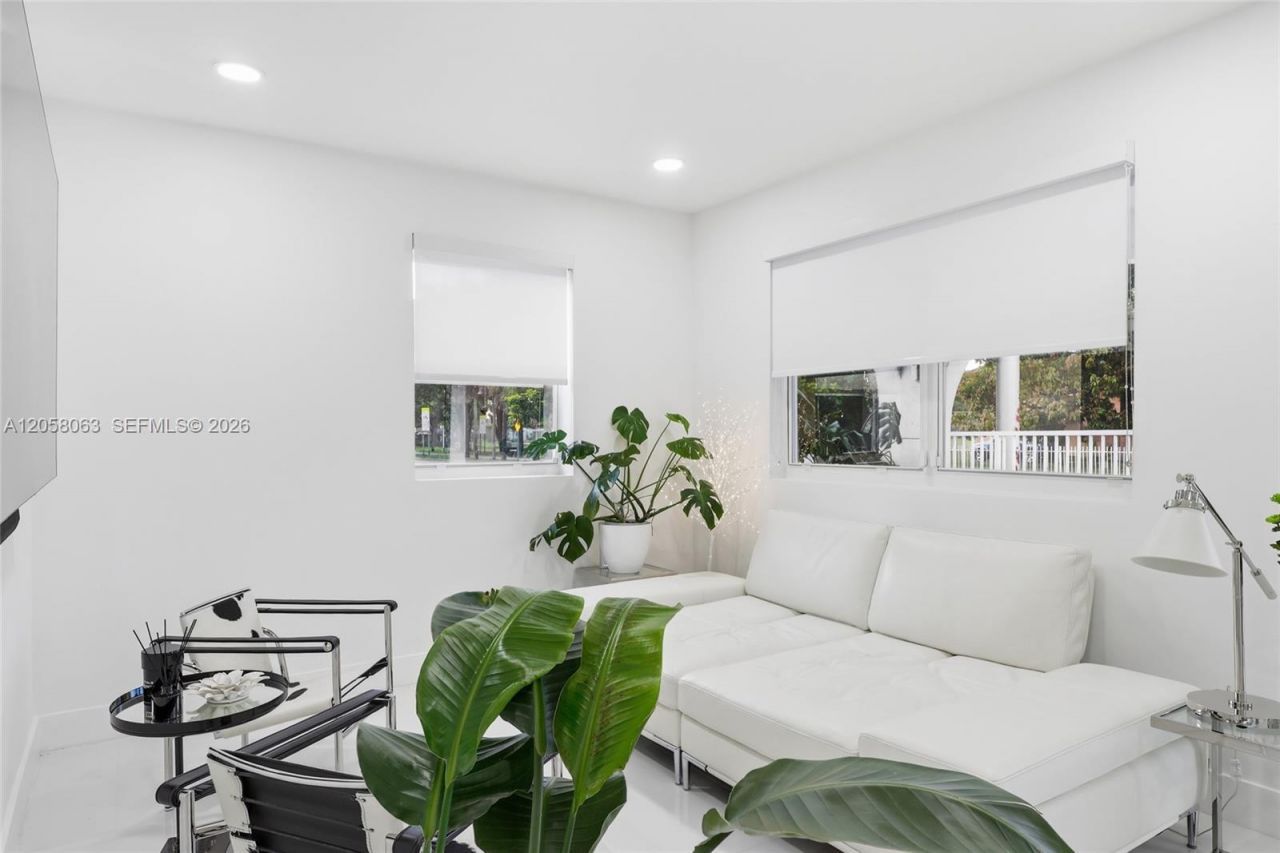 1909 NW 62nd St, Miami, FL 33147 Photo