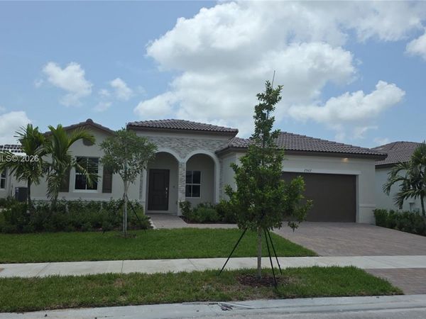 2967 SE 25th Av , Homestead, FL 33035