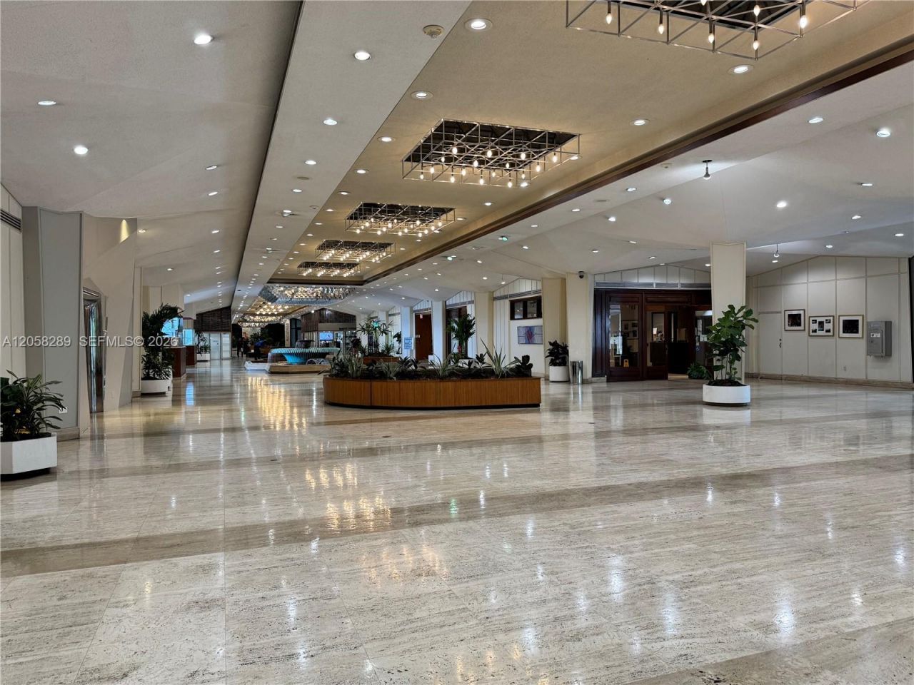 801 Brickell Bay Dr, Unit 465, Miami, FL 33131 Photo