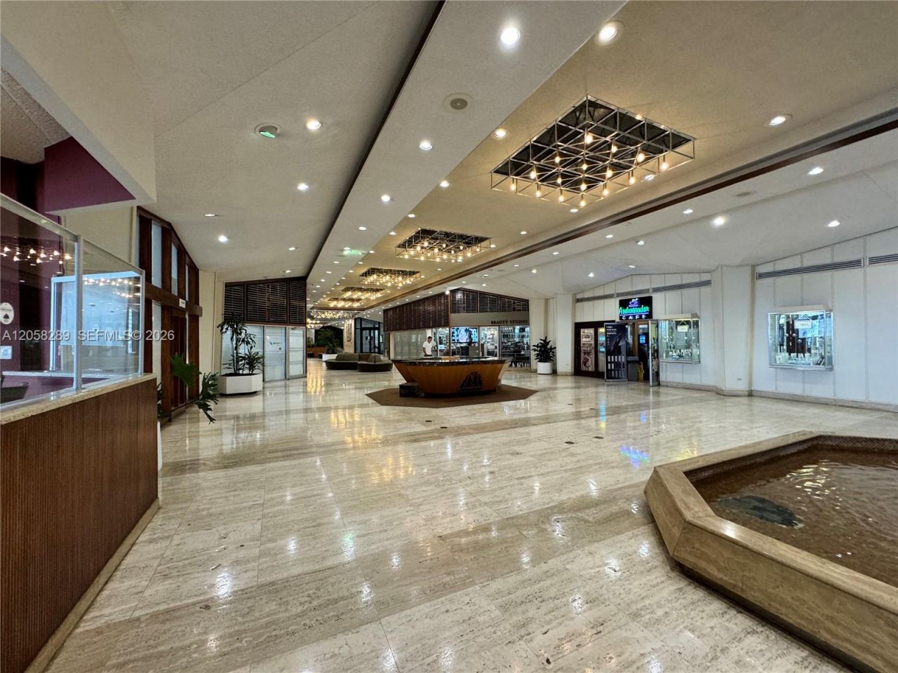 801 Brickell Bay Dr, Unit 465, Miami, FL 33131 Photo