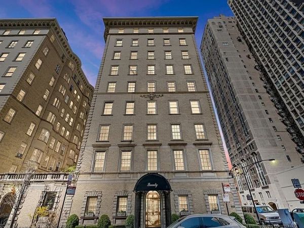70 E Scott Street , Unit 308, Chicago, IL 60610
