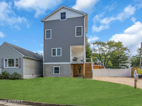 46 Hudson Avenue, North Middletown, NJ 07748