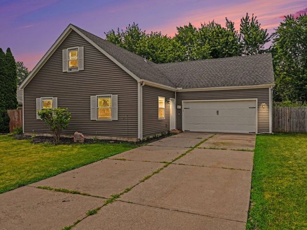 617 Seminole Drive , Lowell, IN 46356