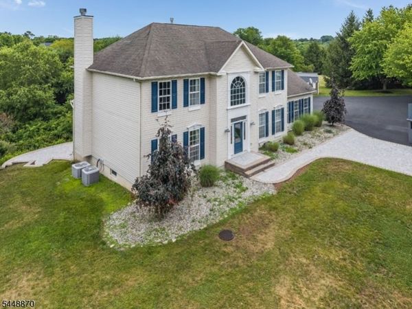209 Kuhl Rd, Raritan, NJ 08822