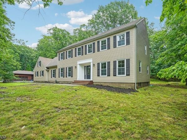 12 Apache Rd, Wayne, NJ 07470