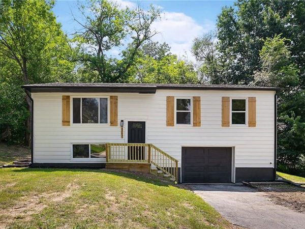 8263 Barnett Avenue, Kansas City, KS 66112