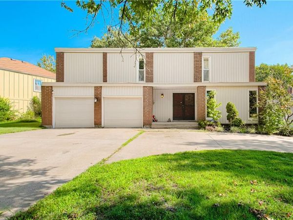 9803 Colony Place, Kansas City, MO 64131