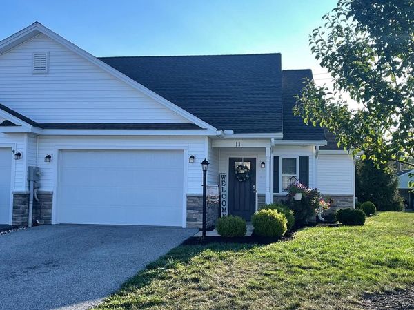11 GROUP COURT, MOUNT HOLLY SPRINGS, PA 17065
