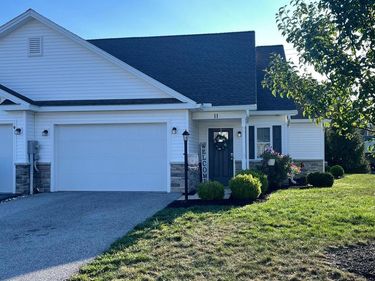 11 GROUP COURT, MOUNT HOLLY SPRINGS, PA 17065