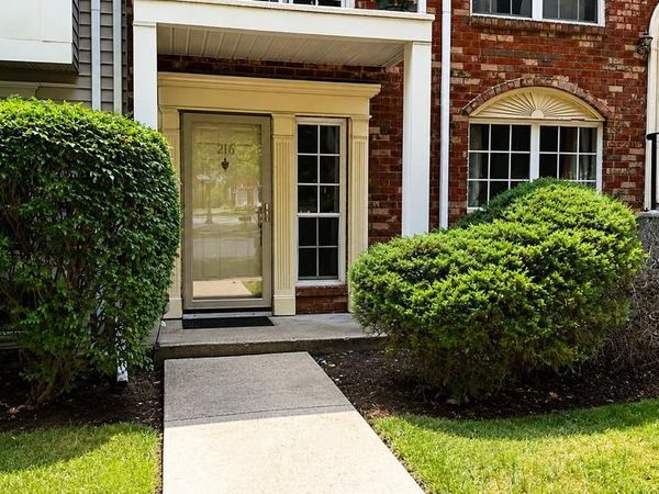216 SAPPHIRE LA LANE, FRANKLIN PARK, NJ 08823