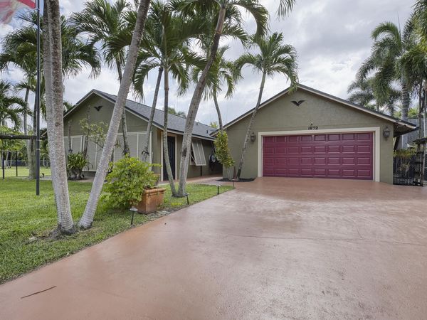 1672 ERIE Terrace, Palm Springs, FL 33406