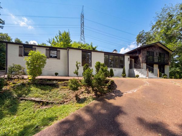 6112 Pinehurst Dr , Nashville, TN 37215