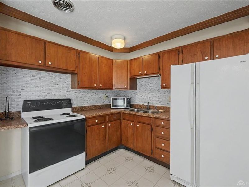 1008 New Mexico Drive, Xenia, OH 45385 Photo 12