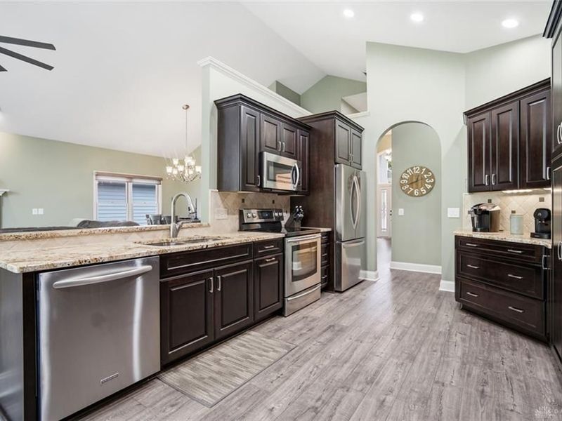 9727 Greenside Court, Centerville, OH 45458 Photo 9