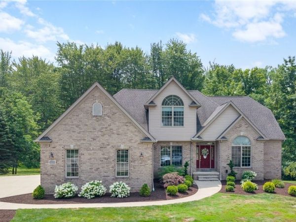 5229 Waterbridge Drive, North Royalton, OH 44133