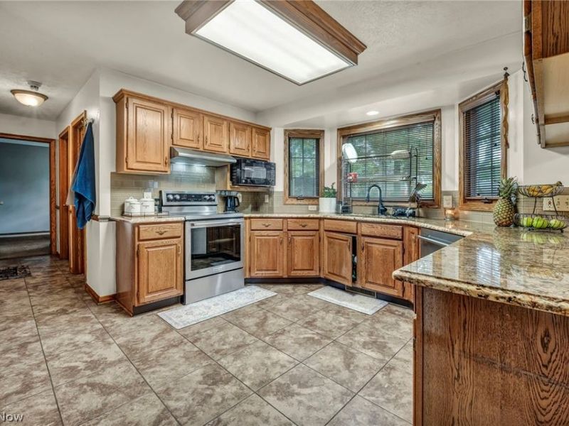 2524 Mallory Lane, Stow, OH 44224 Photo 6