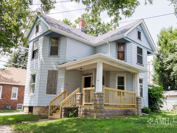 241 W Hickory Street , Kankakee, IL 60901