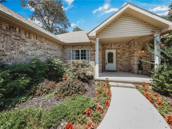 1 Totton Lane, Bella Vista, AR 72714