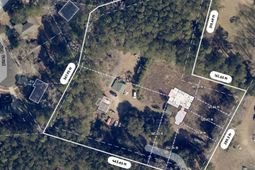 122 Pebbles Lane photo 4