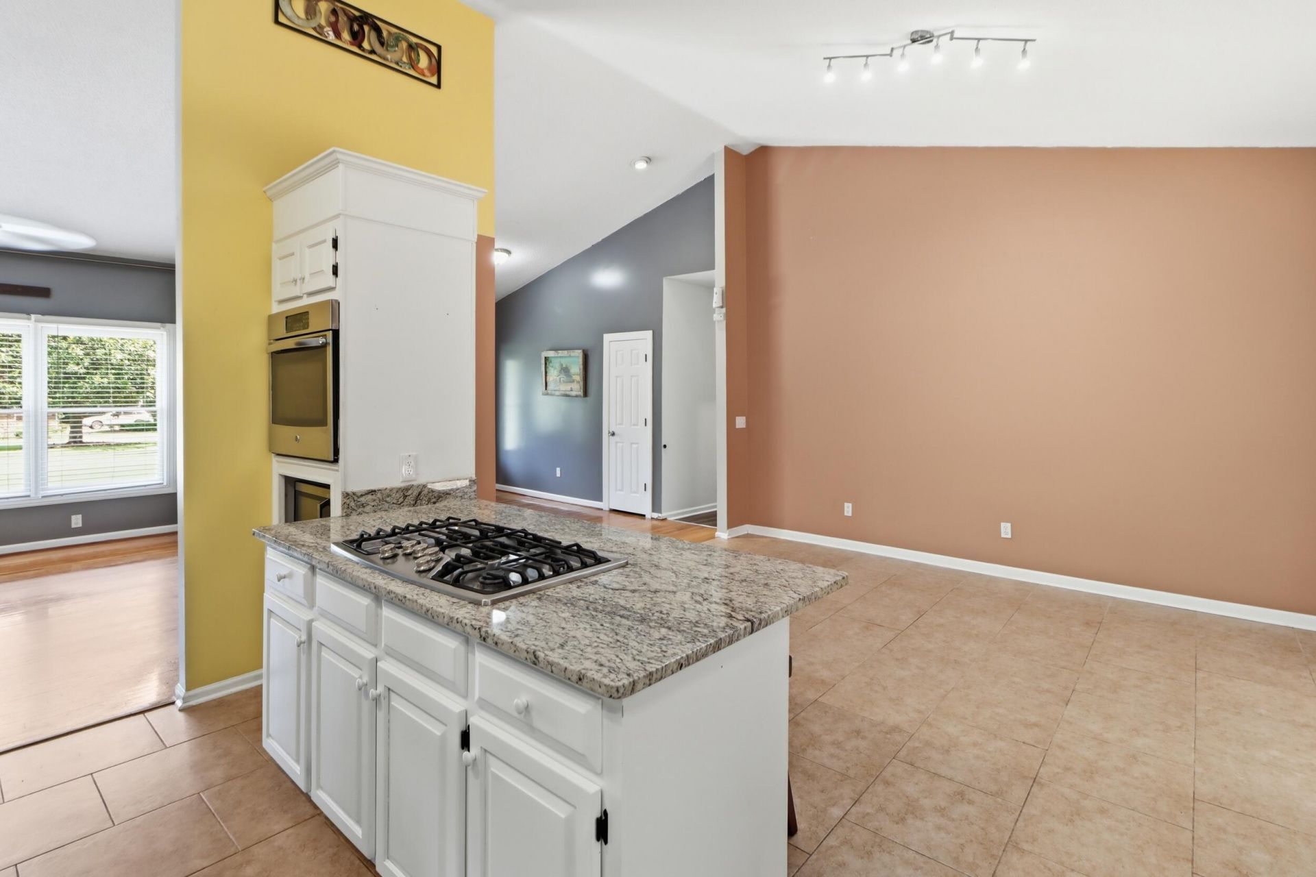 216 Wintergreen Photo 12
