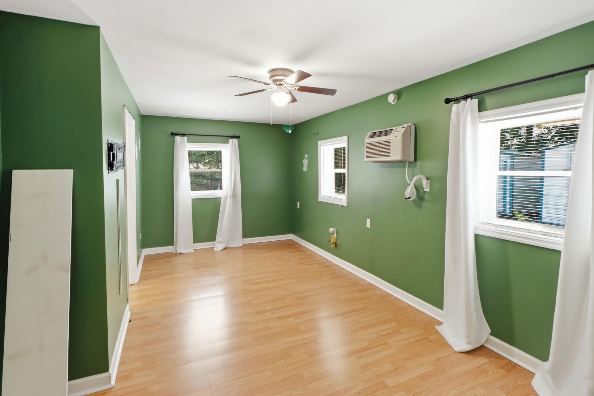 216 Wintergreen Photo 18