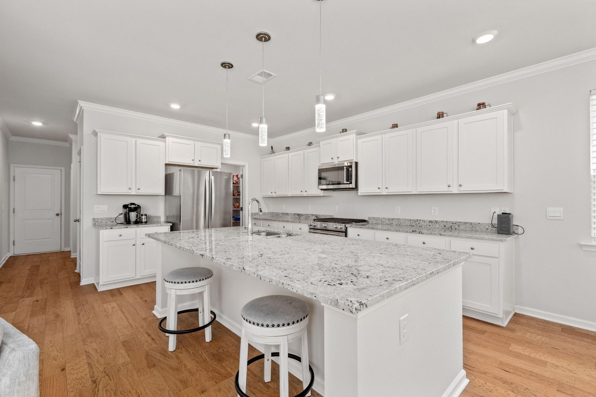526 Oak View Way Photo 8