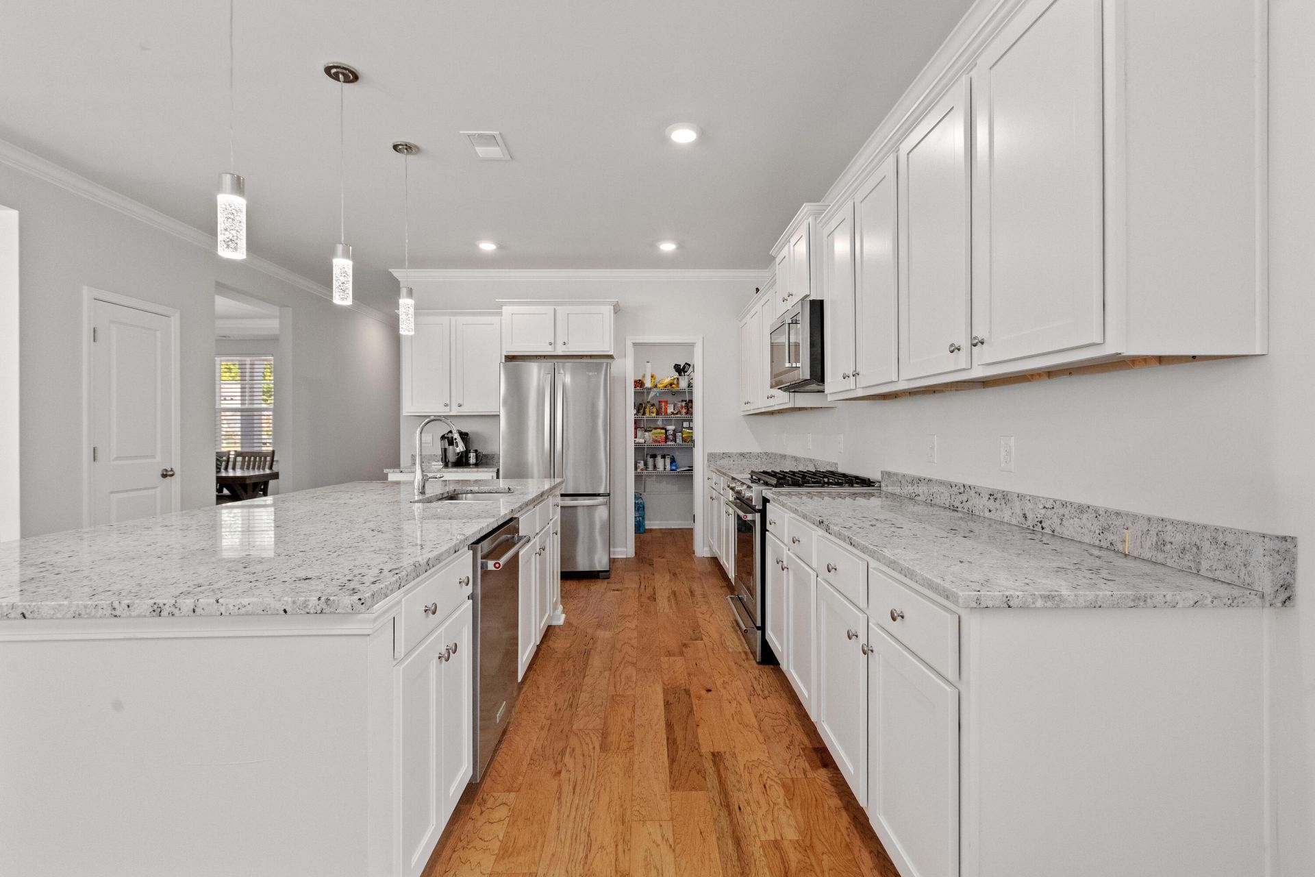 526 Oak View Way Photo 9