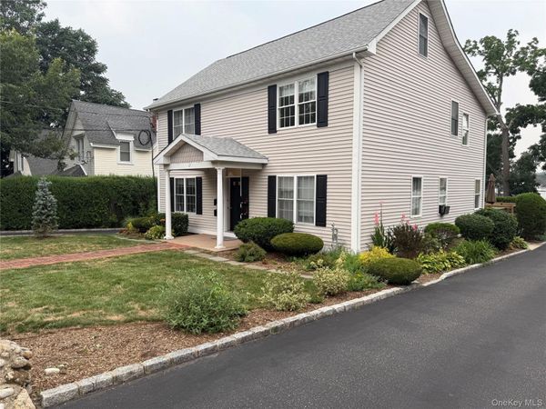 Unit Apt C, Huntington, NY 11743