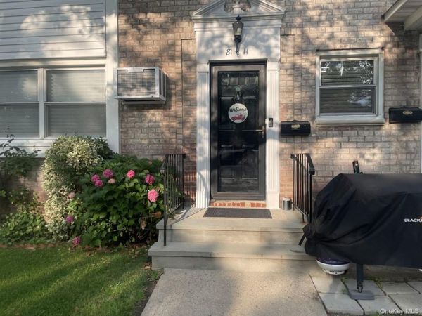 81-11 Langdale Street , Unit 216A, New Hyde Park, NY 11040