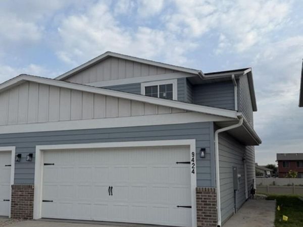9424 W Tunis Dr, Sioux Falls, SD 57106