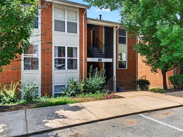 1960 Greenglen Drive , Unit 304, Kirkwood, MO 63122