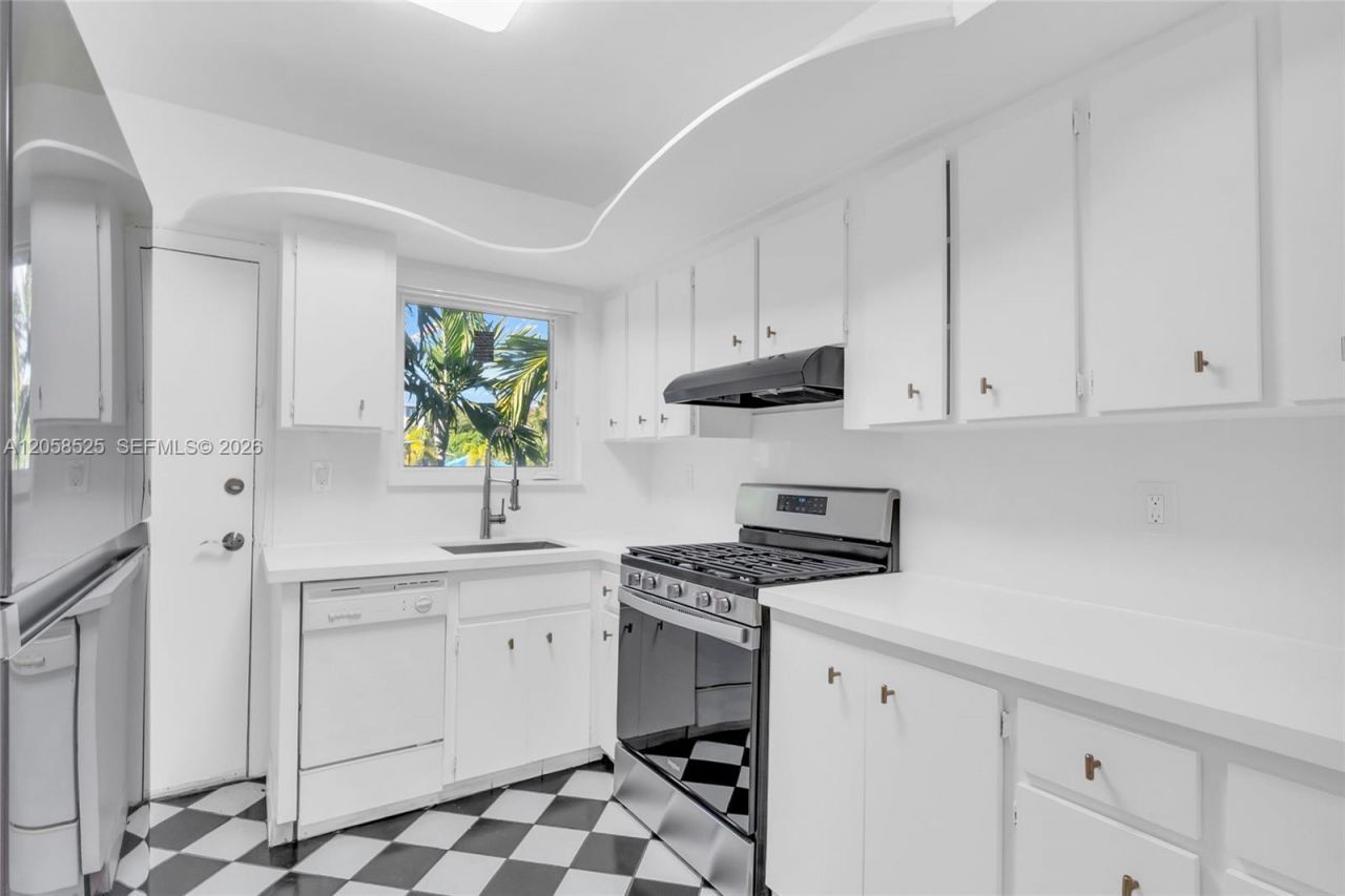 1101 98th St , Unit 5, Bay Harbor Islands, FL 33154 Photo