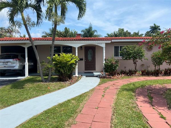 2349 NE 9th St , Pompano Beach, FL 33062