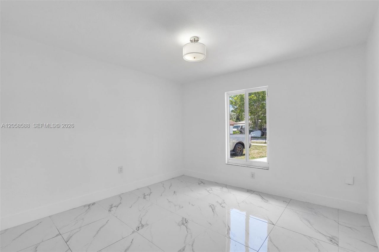 19131 NW 33rd Ct, Miami Gardens, FL 33056 Photo