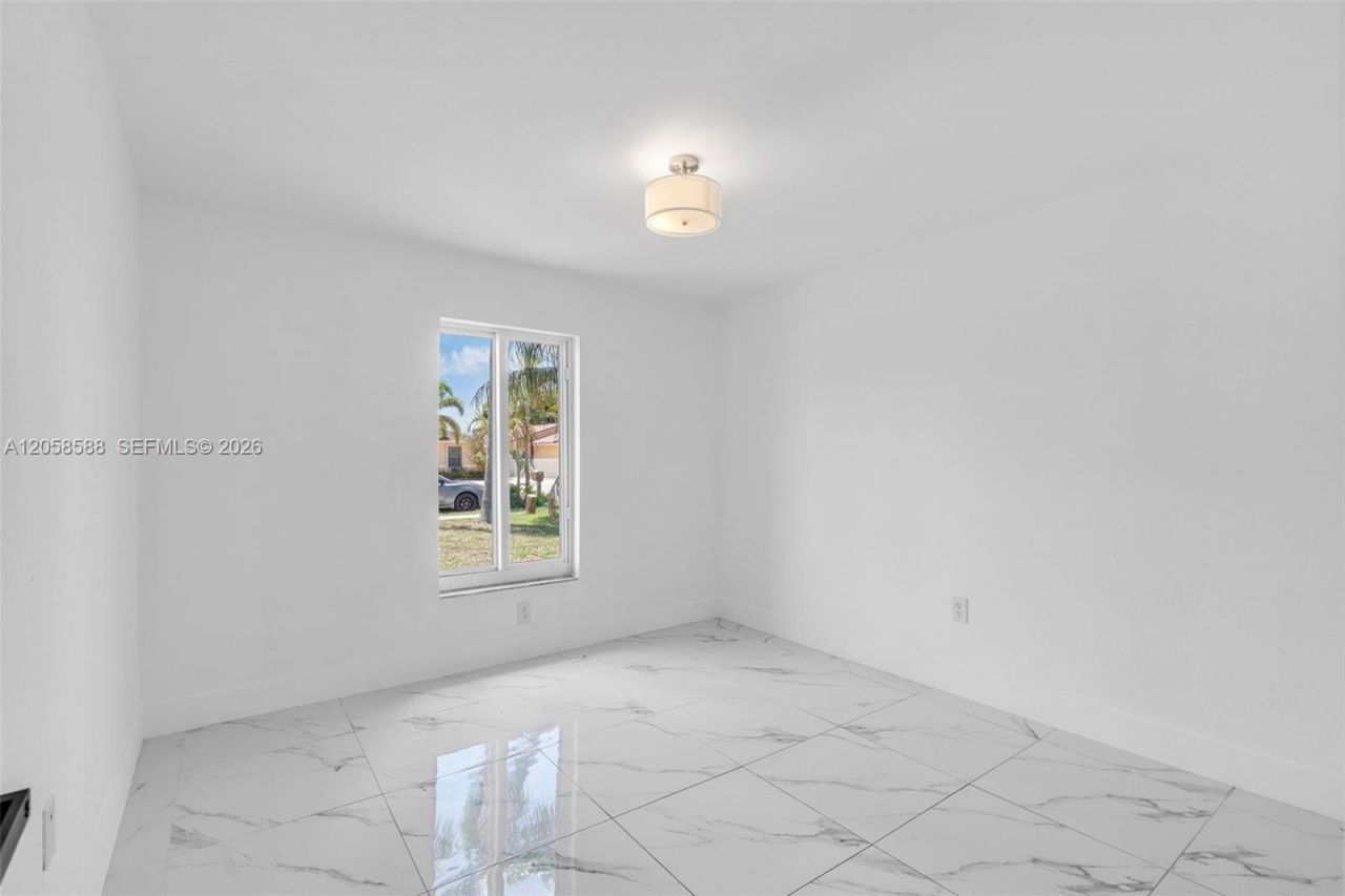 19131 NW 33rd Ct, Miami Gardens, FL 33056 Photo