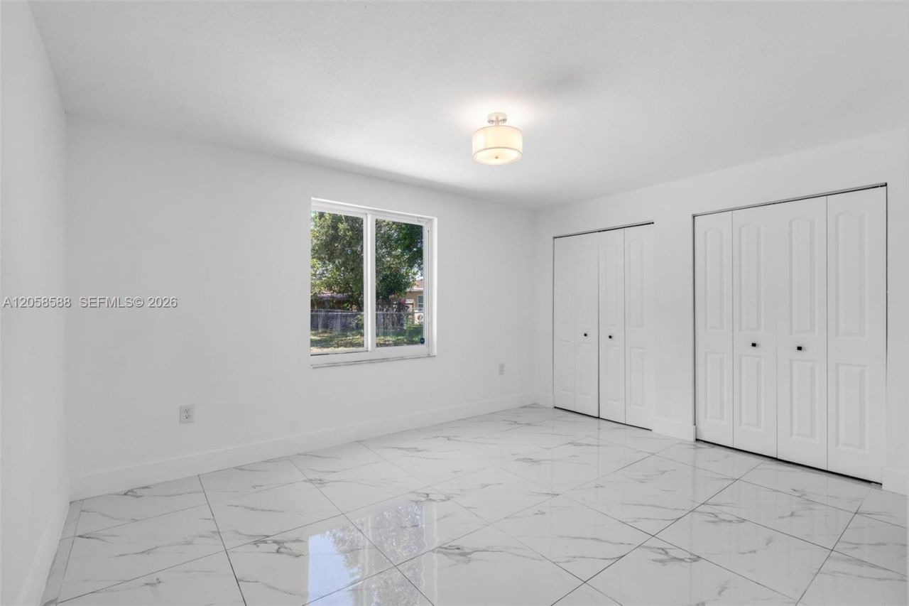 19131 NW 33rd Ct, Miami Gardens, FL 33056 Photo
