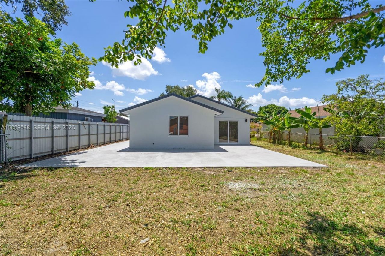 19131 NW 33rd Ct, Miami Gardens, FL 33056 Photo