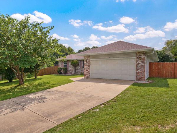 1403 Windsor Court , Nixa, MO 65714