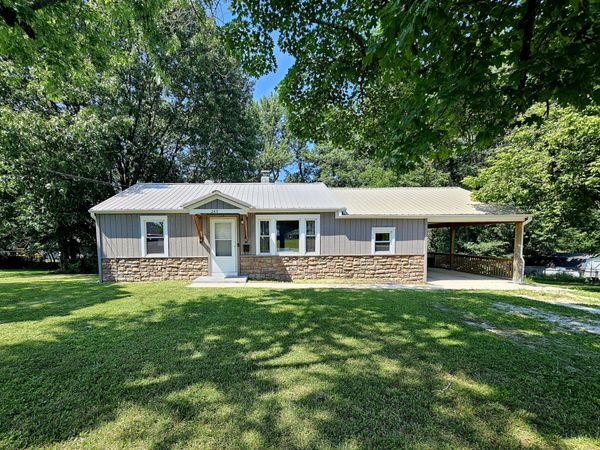 243 E Burford Street , Marshfield, MO 65706