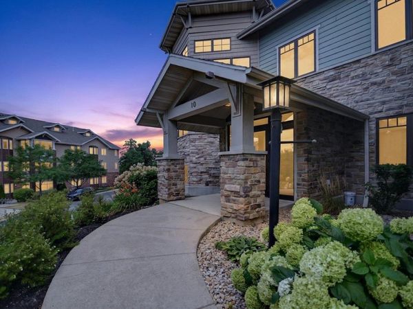 10 Glen Brook Way, Unit 105, Fitchburg, WI 53711