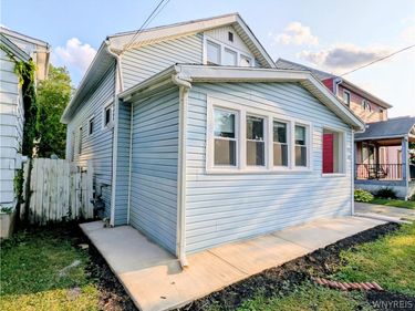 591 Longmeadow Road , Buffalo, NY 14226