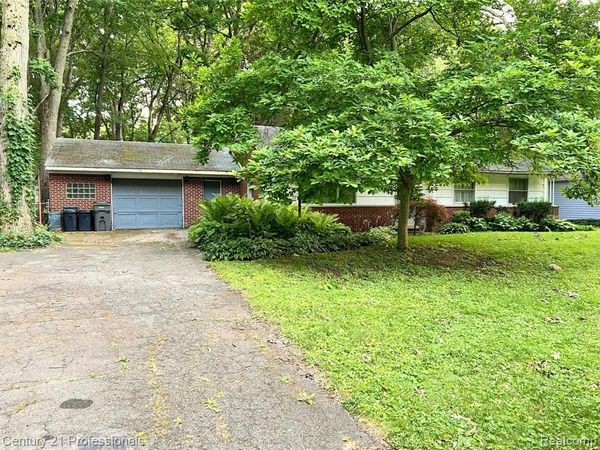 21900 Ulrich Street , Clinton Twp, MI 48036