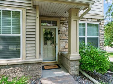 8292 Labont Way, Unit 106, Eden Prairie, MN 55344