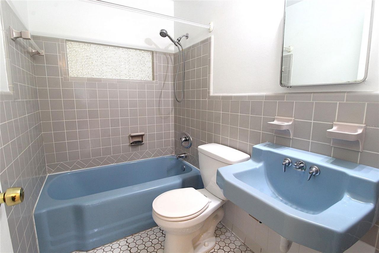 2516 E Milmar Drive, Sarasota, FL 34237 Photo