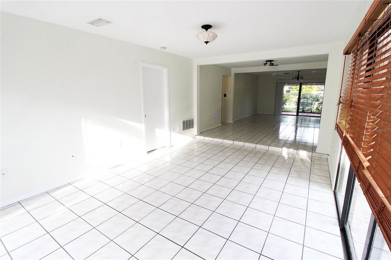 2516 E Milmar Drive, Sarasota, FL 34237 Photo