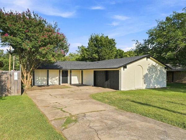 2736 N Saint Augustine Drive, Dallas, TX 75227