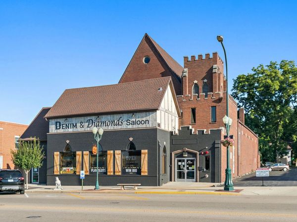 425 W State Street , Sycamore, IL 60178