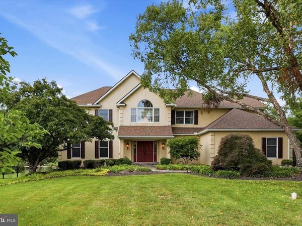 135 BURGUNDY CIRCLE, BLUE BELL, PA 19422