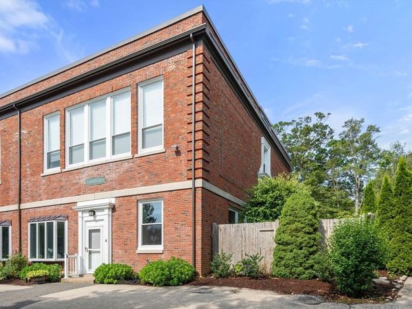 15 Story St, Unit 4, Rockport, MA 01966
