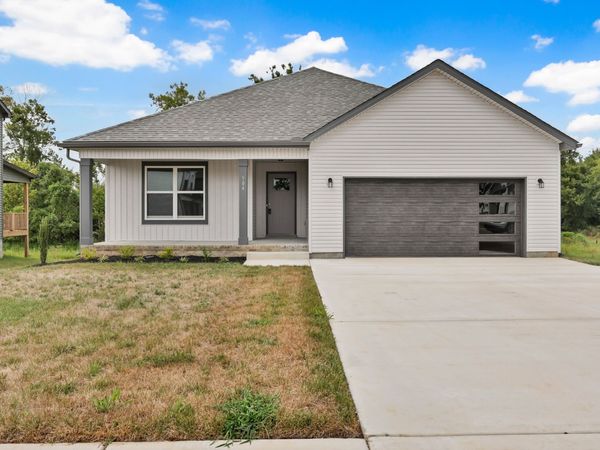 2736 Brewster Dr , Clarksville, TN 37042